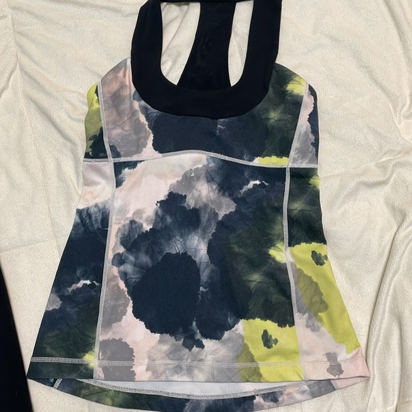 🦋Lululemon Tanks - Picture 4 of 7